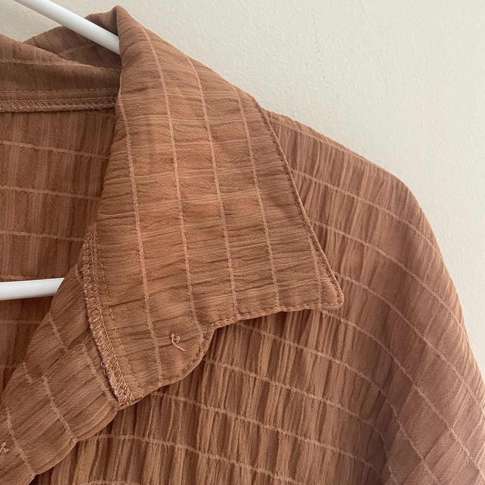 Shein Textured Button Up - Picture 2 of 3